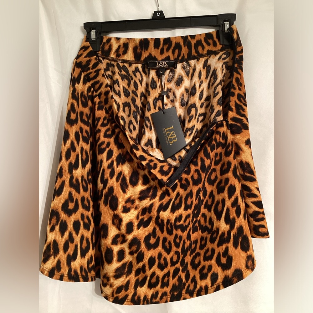 Lucky & Blessed leopard print mini skirt. Medium